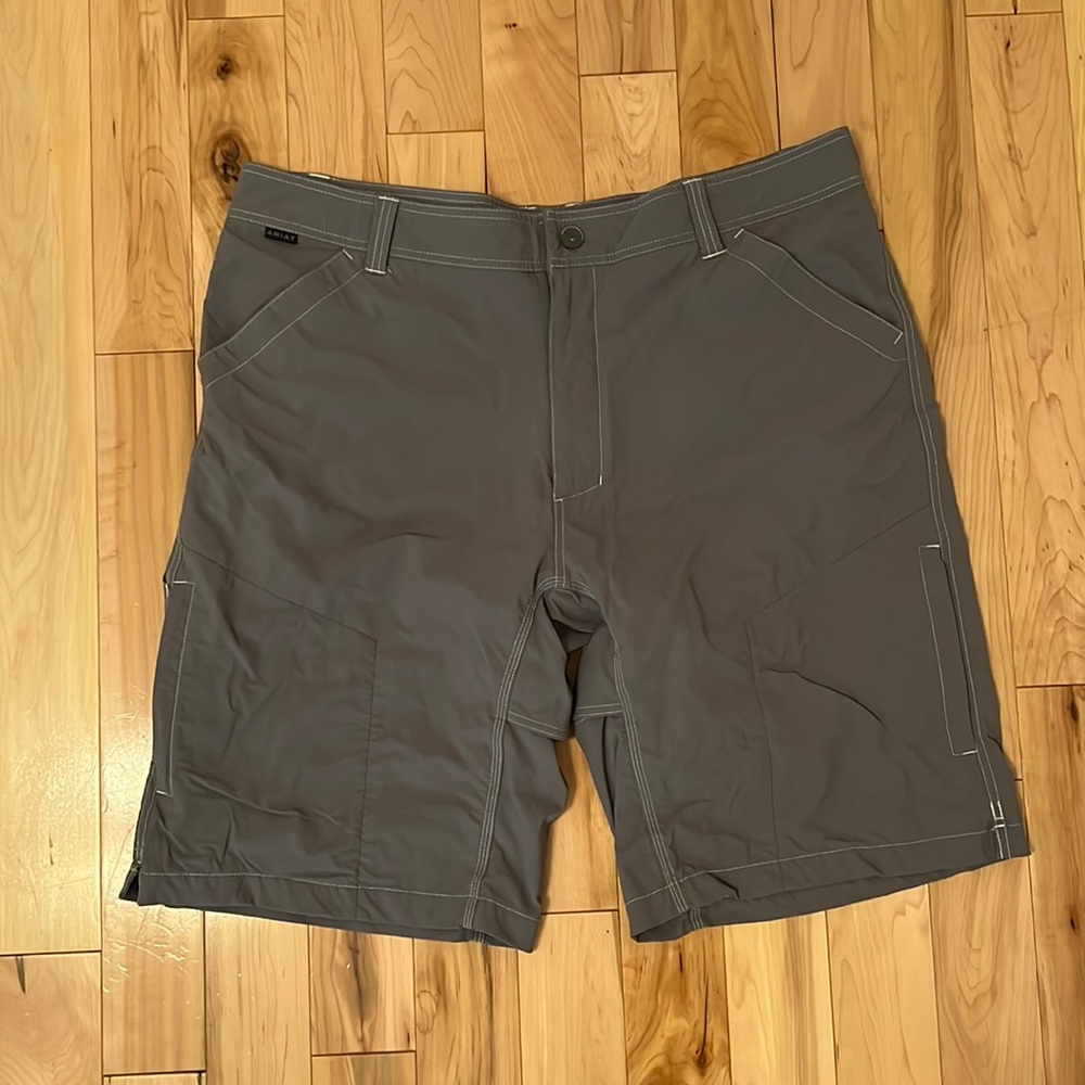 Ariat men’s stretchy shorts